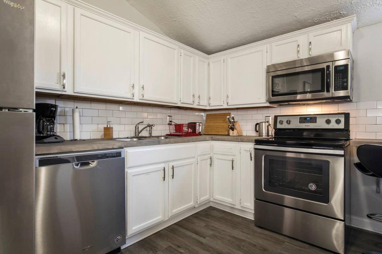 Louisville Dream House 4Br 2Ba By Cozysuites Bagian luar foto